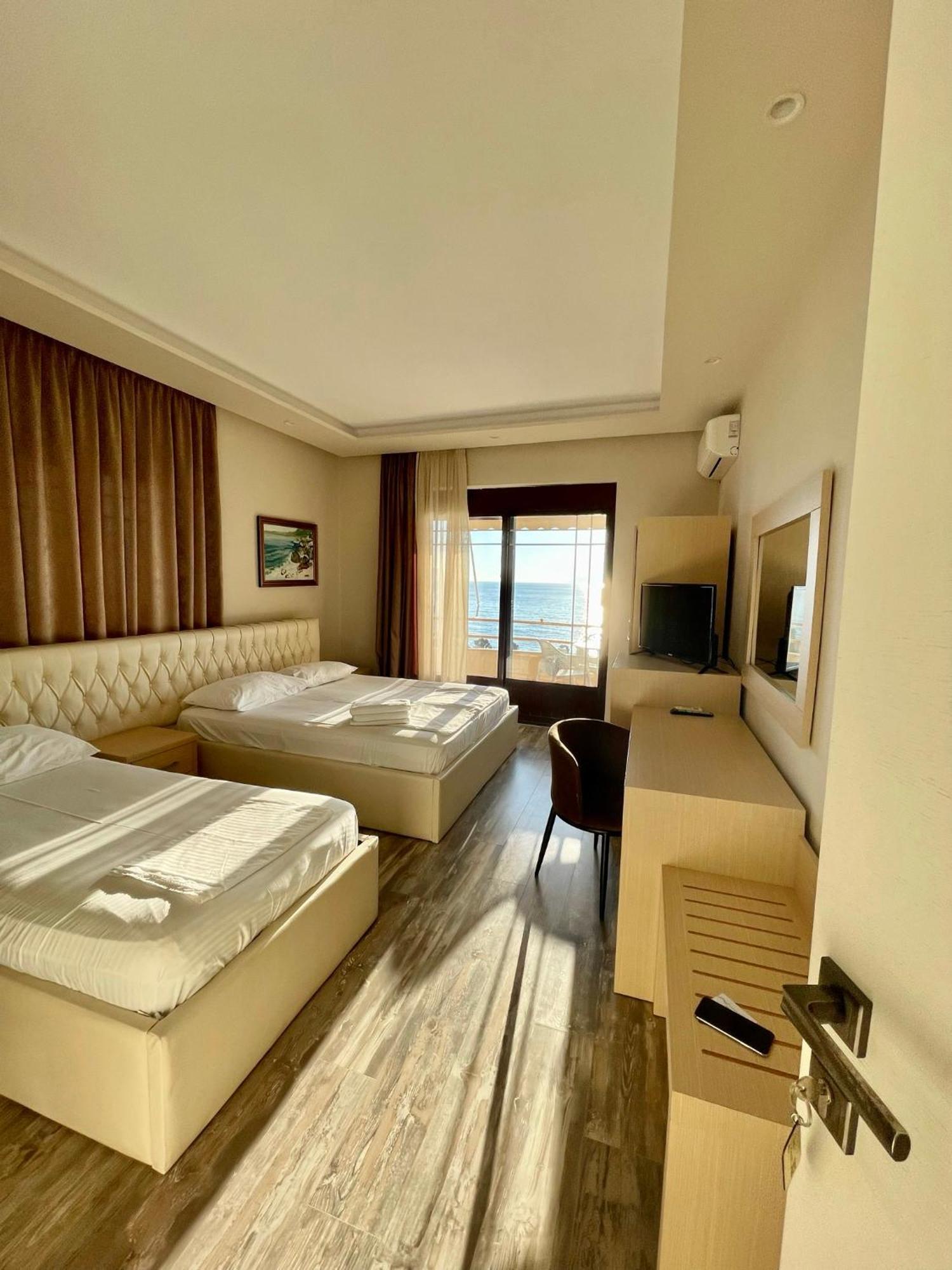 Hotel Lungomare Vlorë Exteriör bild