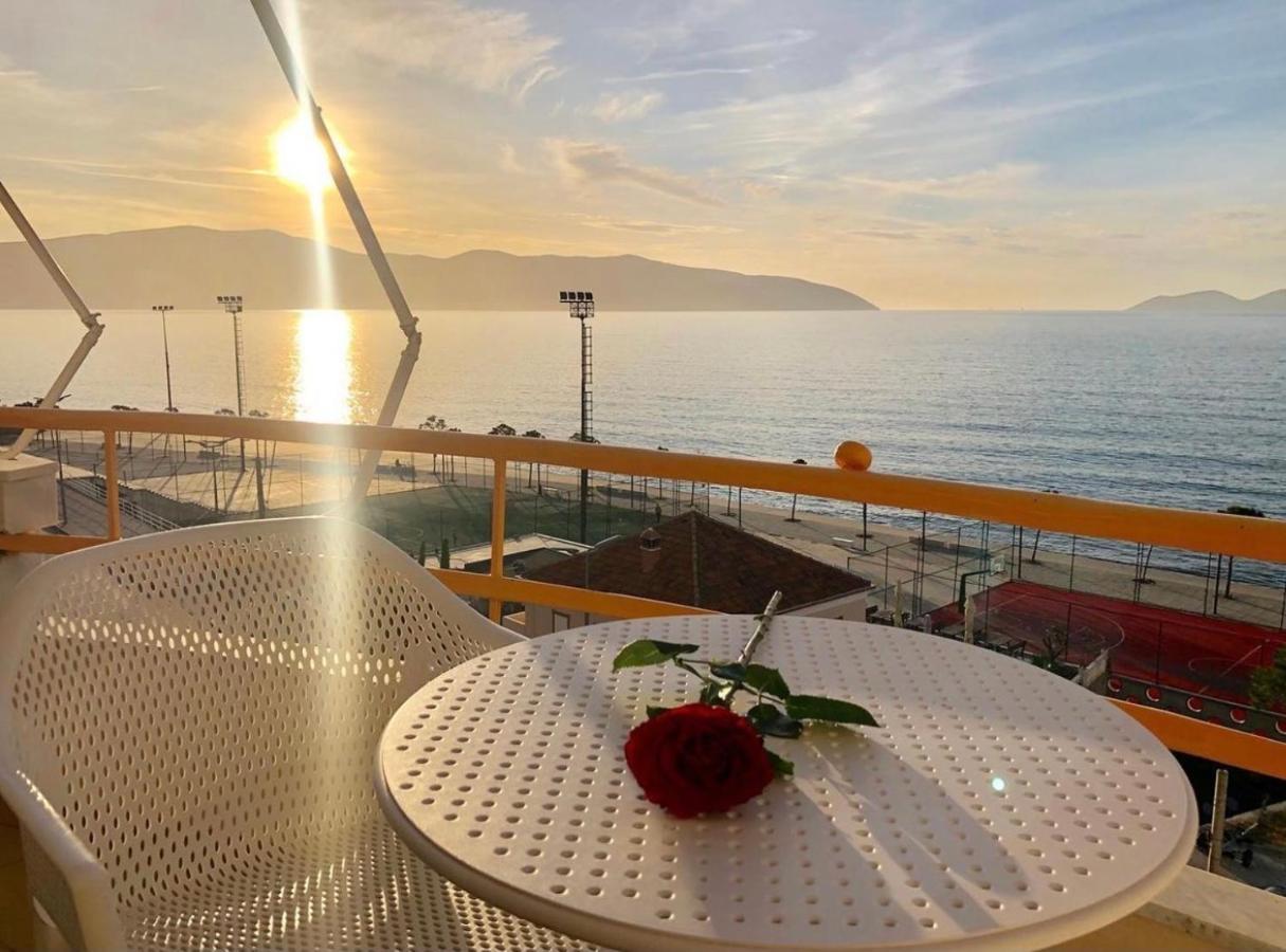 Hotel Lungomare Vlorë Exteriör bild