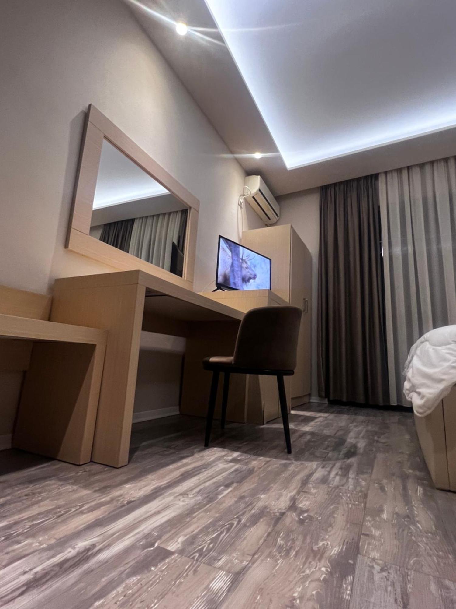 Hotel Lungomare Vlorë Exteriör bild