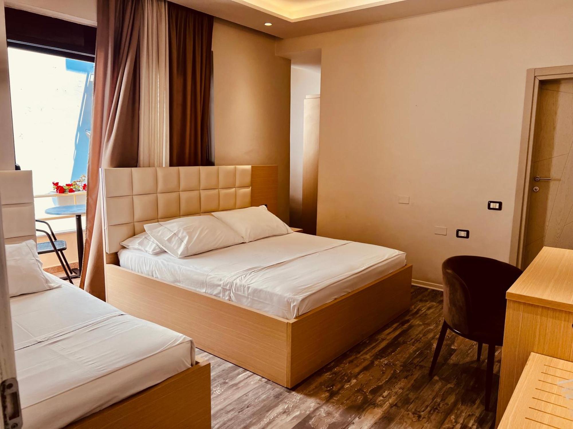 Hotel Lungomare Vlorë Exteriör bild