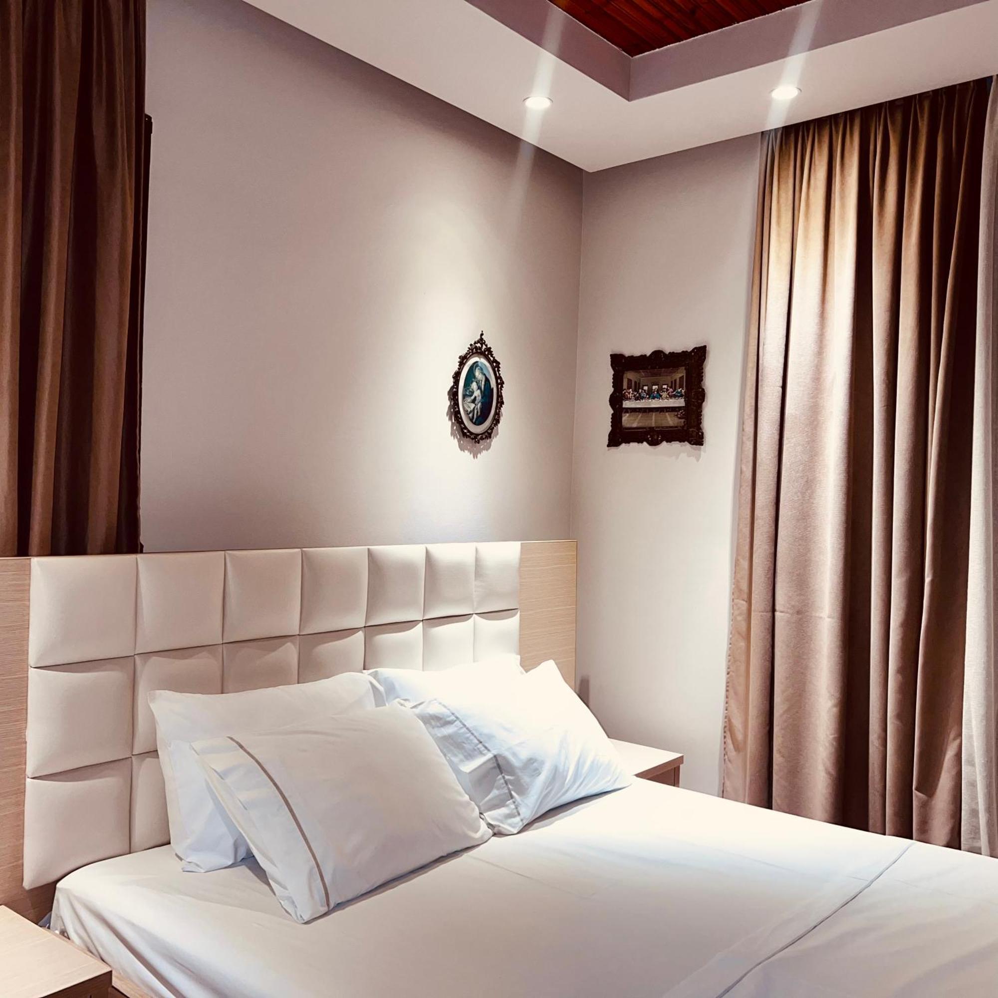 Hotel Lungomare Vlorë Exteriör bild